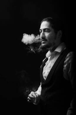 Studio Portrait Musiker Kamran and the Snakes Schwarzweiß